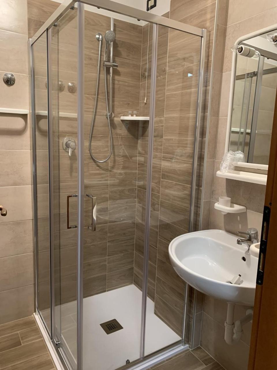 Hotel Al Capitano 카오를레 외부 사진